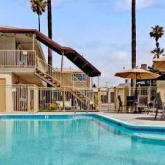 Отель Super 8 by Wyndham Los Angeles-Culver City Area бассейн фото 2