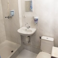 Отель Budget Hotel Ben Нидерланды, Амстердам - 1 отзыв об отеле, цены и фото номеров - забронировать отель Budget Hotel Ben онлайн ванная фото 2