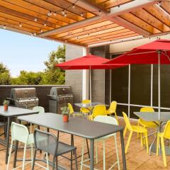 Отель Home2 Suites by Hilton Frederick
