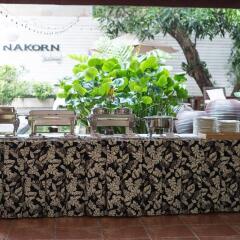 Отель Feung Nakorn Balcony Rooms & Cafe Бангкок питание