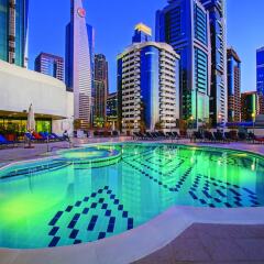 Отель Towers Rotana - Dubai бассейн фото 3