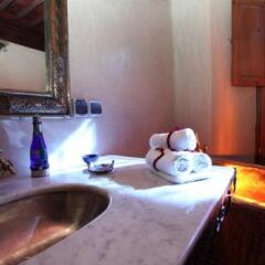 Отель Riad Tahar Oasis Марокко, Марракеш - отзывы, цены и фото номеров - забронировать отель Riad Tahar Oasis онлайн удобства в номере фото 2