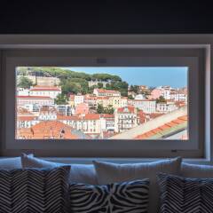 Отель Luxury 3BR Duplex 240m2 City Center PRK Лиссабон гостиничный бар