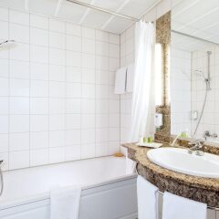 Отель NH Köln Altstadt Германия, Кёльн - 1 отзыв об отеле, цены и фото номеров - забронировать отель NH Köln Altstadt онлайн ванная