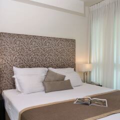 Отель West All Suite Boutique Tel Aviv вид на фасад фото 2