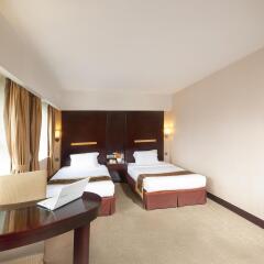 Hotel Beverly Plaza комната для гостей