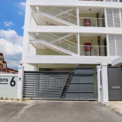 Отель Secure New Kingston Condo Ямайка, Кингстон - отзывы, цены и фото номеров - забронировать отель Secure New Kingston Condo онлайн парковка