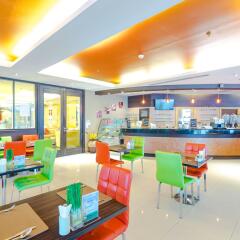 Отель Admiral Premier Sukhumvit 23 By Compass Hospitality Бангкок гостиничный бар