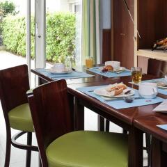 Отель Aparthotel Adagio Paris Buttes Chaumont питание фото 2