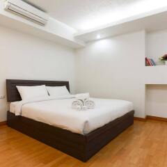 Отель Waterford Condominium Sukhumvit 50 Бангкок сейф в номере
