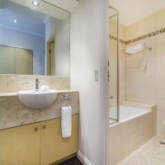 Отель Clarion Suites Gateway ванная