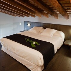 Отель Caro Hotel Испания, Валенсия - отзывы, цены и фото номеров - забронировать отель Caro Hotel онлайн сейф в номере