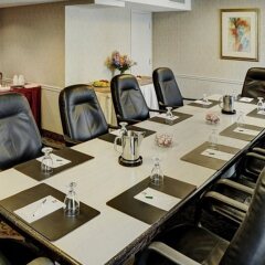 Отель Quality Suites Toronto Airport Канада, Торонто - отзывы, цены и фото номеров - забронировать отель Quality Suites Toronto Airport онлайн помещение для мероприятий фото 2