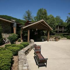 Отель Jenny Wiley State Resort Park парковка