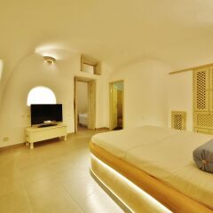 Отель Chroma Suites Греция, Остров Санторини - отзывы, цены и фото номеров - забронировать отель Chroma Suites онлайн комната для гостей фото 3