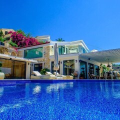 Villa Canim by Akdenizvillam Турция, Калкан - отзывы, цены и фото номеров - забронировать отель Villa Canim by Akdenizvillam онлайн бассейн фото 3