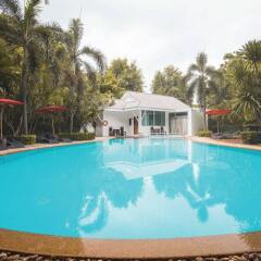 Отель Laksasubha Hua Hin бассейн фото 2