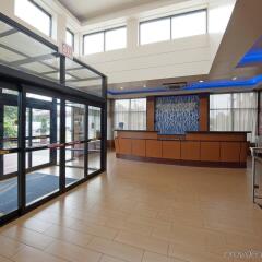 Отель Fairfield Inn by Marriott JFK Airport США, Нью-Йорк - отзывы, цены и фото номеров - забронировать отель Fairfield Inn by Marriott JFK Airport онлайн бассейн