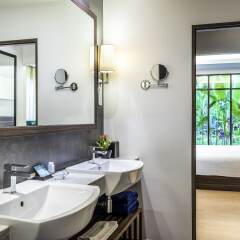 Отель Novotel Phuket Karon Beach Resort and Spa ванная