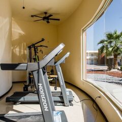 American Inn Hotel & Suites Delicias фитнесс-зал