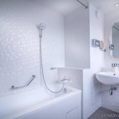 Отель Holiday Inn Paris Gare De l'Est ванная