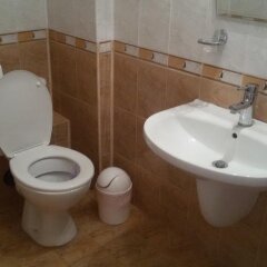 Отель Mavrova Guest House Болгария, Поморие - отзывы, цены и фото номеров - забронировать отель Mavrova Guest House онлайн ванная