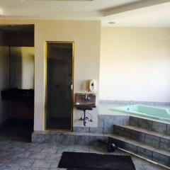 Отель The Bayview Hotel Guam США, Тамунинг - 11 отзывов об отеле, цены и фото номеров - забронировать отель The Bayview Hotel Guam онлайн сауна