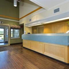 Отель Canadas Best Value Inn Langley Лэнгли интерьер отеля фото 2