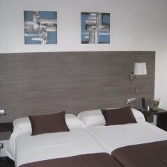 Отель Suites A Coruña комната для гостей фото 2