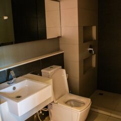Апартаменты The Gallery Jomtien Beach Apartment Паттайя ванная