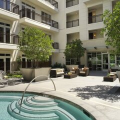 Отель Oakwood Miracle Mile США, Лос-Анджелес - отзывы, цены и фото номеров - забронировать отель Oakwood Miracle Mile онлайн бассейн фото 2