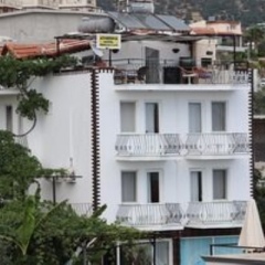 Отель Atherina Butik Otel Калкан вид на фасад
