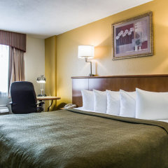 Отель Quality Inn & Suites Near the Theme Parks США, Орландо - отзывы, цены и фото номеров - забронировать отель Quality Inn & Suites Near the Theme Parks онлайн комната для гостей фото 5