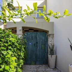 Отель Protaras El Greco Seafront Villa Протарас вид на фасад