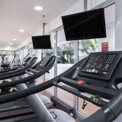 Отель Courtyard by Marriott Prague Airport фитнесс-зал фото 4