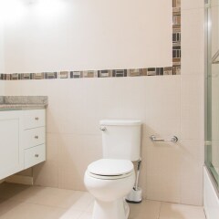 Отель Eight 11 by Pro Homes Jamaica ванная фото 2