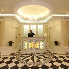 Queen's Court Hotel &Residence интерьер отеля фото 2