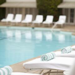 Отель The Beverly Hilton спортивное сооружение