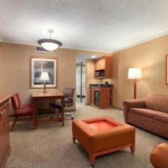 Embassy Suites by Hilton Crystal City National Airport in Arlington, United States of America from 229$, photos, reviews - zenhotels.com guestroom photo 4