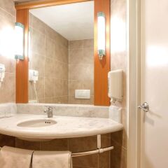 Отель ibis Guadalajara Expo Мексика, Гвадалахара - отзывы, цены и фото номеров - забронировать отель ibis Guadalajara Expo онлайн ванная фото 2