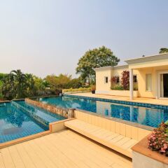 Отель Pattaya Sunset Villa 4 Bedroom Sleeps 8 бассейн фото 2