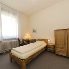 Отель An der Stadthalle Германия, Брауншвейг - отзывы, цены и фото номеров - забронировать отель An der Stadthalle онлайн комната для гостей фото 5