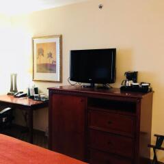Отель Queens County Inn & Suites 2* Стандартный номер с различными типами кроватей фото 2