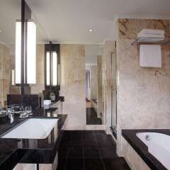 Отель The Westin Grand Frankfurt ванная фото 2