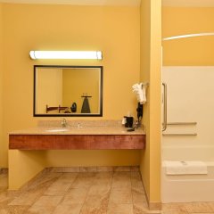Americas Best Value Inn Tupelo in Tupelo, United States of America from 79$, photos, reviews - zenhotels.com bathroom photo 2