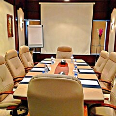 Emirates Concorde Hotel & Suites фото 2