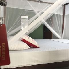 Отель Yala Golden Park сейф в номере