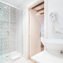 Апартаменты AinB Gothic-Jaume I Apartments ванная