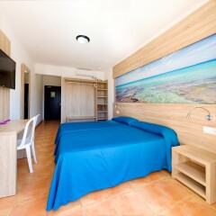 Отель Hostal Anibal Испания, Сан-Антони-де-Портмань - отзывы, цены и фото номеров - забронировать отель Hostal Anibal онлайн комната для гостей фото 5