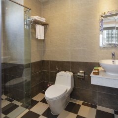 Отель Glory Hotel Nha Trang Вьетнам, Нячанг - отзывы, цены и фото номеров - забронировать отель Glory Hotel Nha Trang онлайн ванная